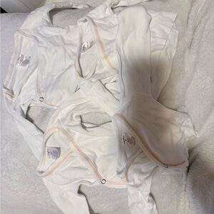 Snap side infant shirts x4